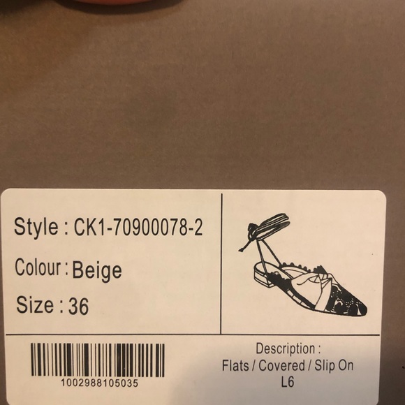 NEW Charles & Keith Flats Sandals - Picture 8 of 8